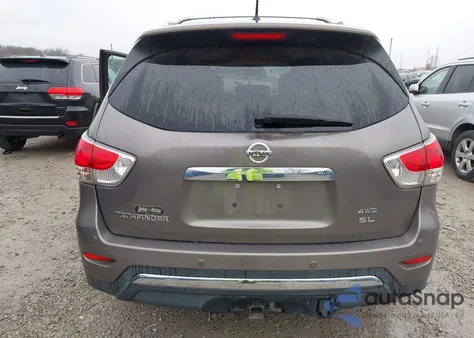 2014 Nissan Pathfinder Platinum/S/Sl/Sv z USA, uszkodzony, nr VIN 5N1AR2MM6EC707740